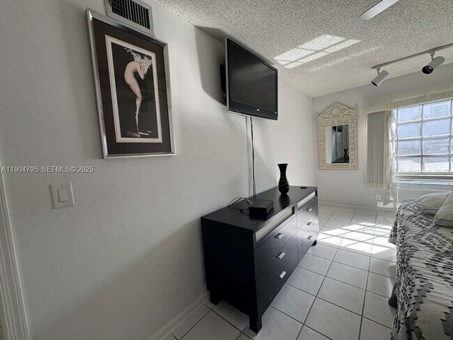 Photo - 6253 Bay Club Dr Unit 1