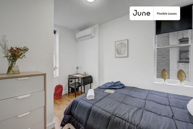 Photo - Chic ROOM at The Woodbine House Unit 3