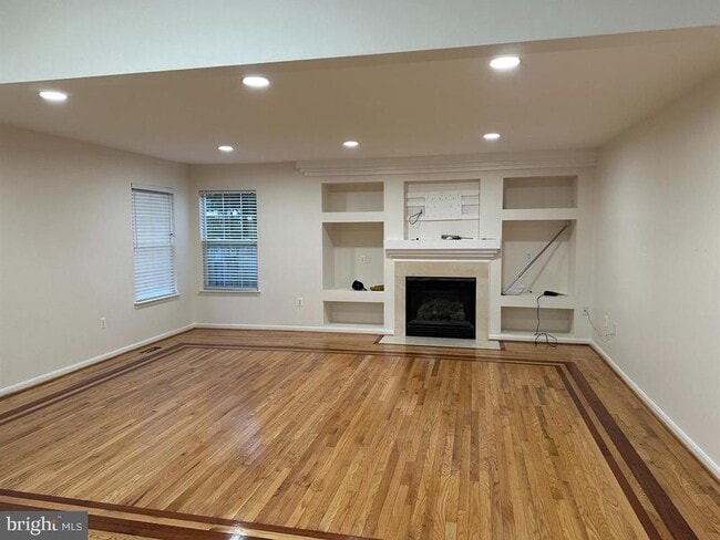 9201 Cynthia St