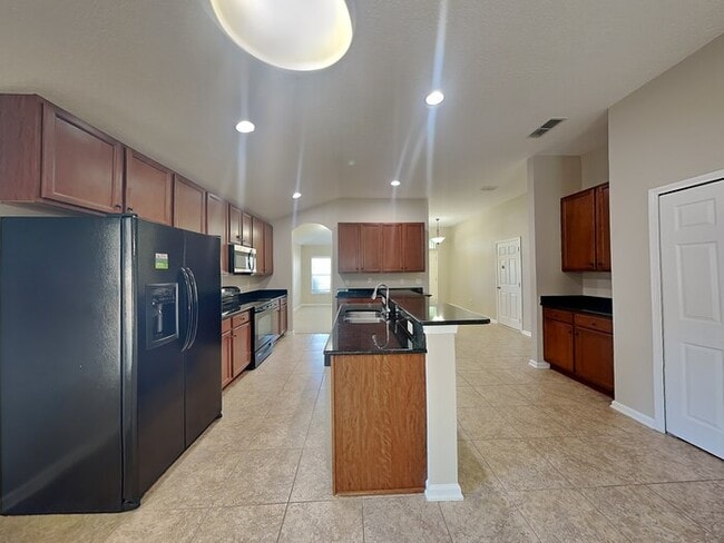 Photo - 181 E New England Dr