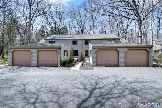Photo - 32 Farmington Chase Crescent Unit 32