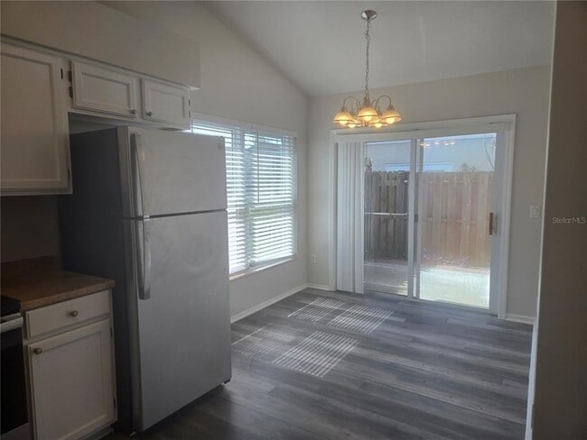 Photo - 901 Beresford Way