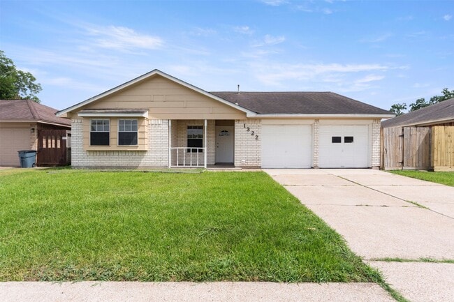 Building Photo - 1322 Dorsetshire Dr Rental
