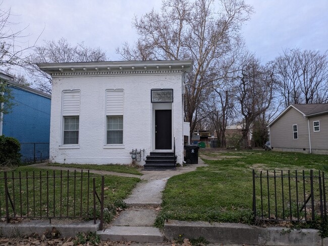 Photo - 2319 W Muhammad Ali Blvd