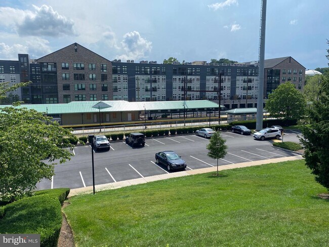 Photo - 300 W Elm St Unit 2329