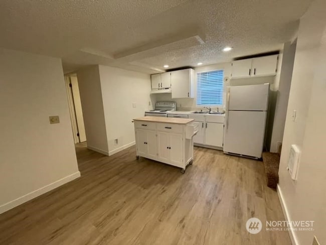 Building Photo - 14630 11th Ave SW Rental