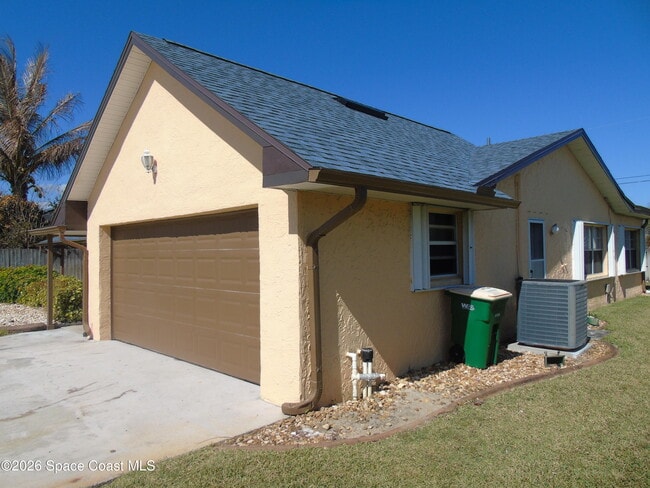 Photo - 450 Roosevelt Ave