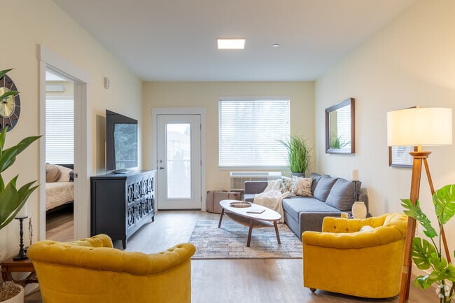 2BR, 1BA - 1007S - Sala de estar - Alena Apartments