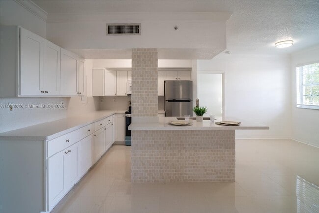 Photo - 11650 SW 2nd St Unidad 16206