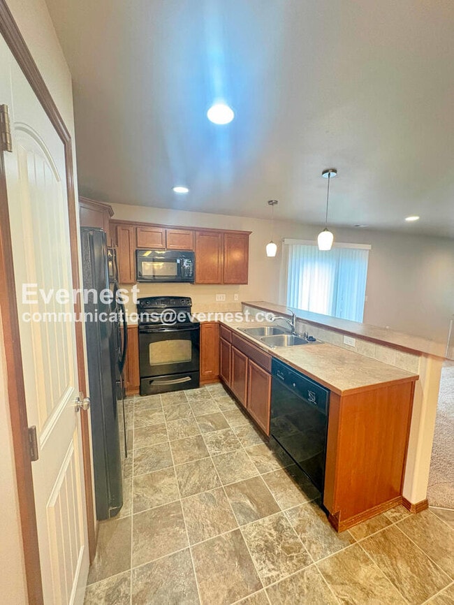 Photo - 111 W 6th St