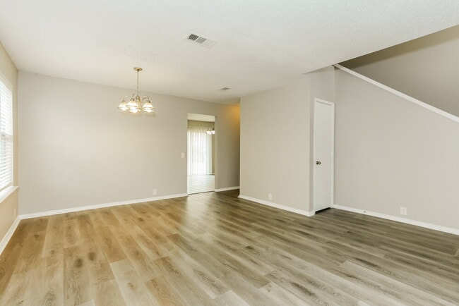 Photo - 108 Shady Brook Dr