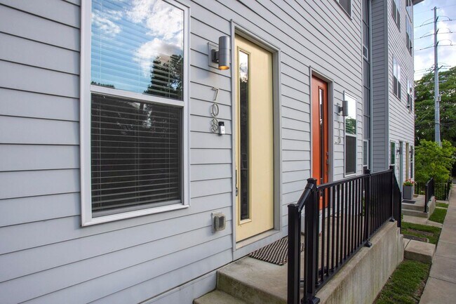 Photo - 708 Tral St