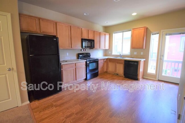 Photo - 1419 NE Lockheart Ln