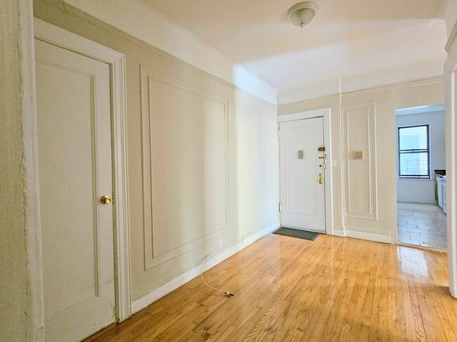 Photo - 850 W 176th St Unit 2E