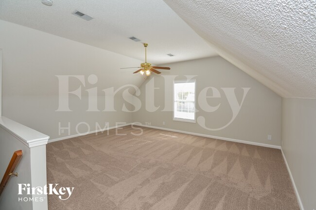 Photo - 3890 MacKenzie Dr