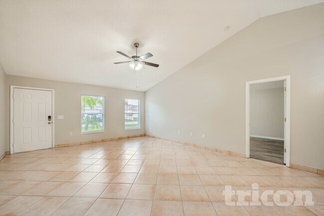 Photo - 104 Aurora Ln