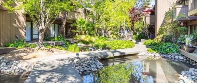 Photo - 2422 Larkspur Ln
