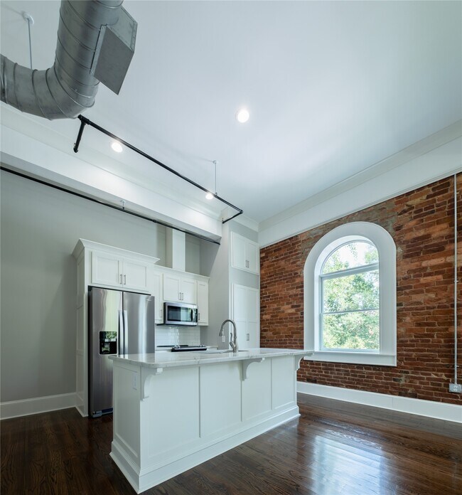 Photo - 201-201 W Jefferson St Unit 201