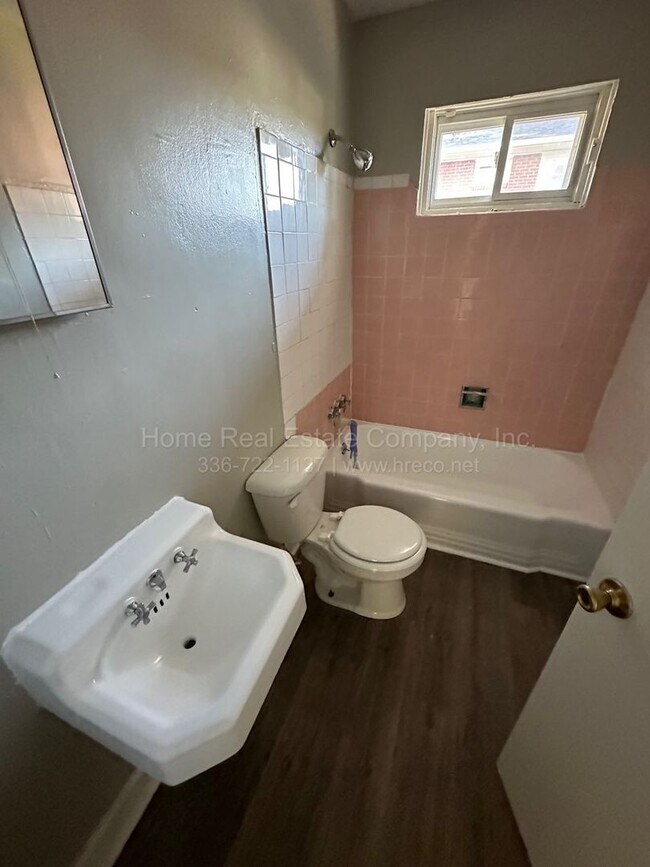 Photo - 1447 Clark Ave Unidad 1447-C