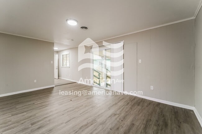 Photo - 1047 Garden Park Dr