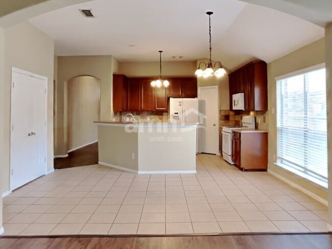 Photo - 2918 Meridian Bay Ln