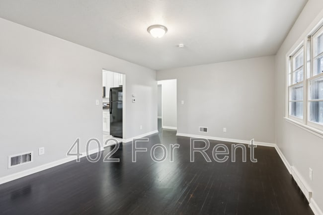 Photo - 3823 Saratoga St