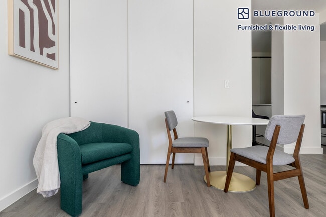 Photo - 21 E Chestnut St Unidad FL18-ID1293