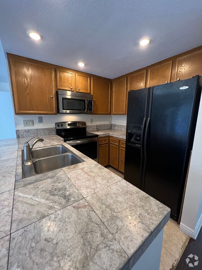 Building Photo - 34th Street Condo Unit #13