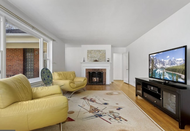 Photo - 5612 Massachusetts Ave