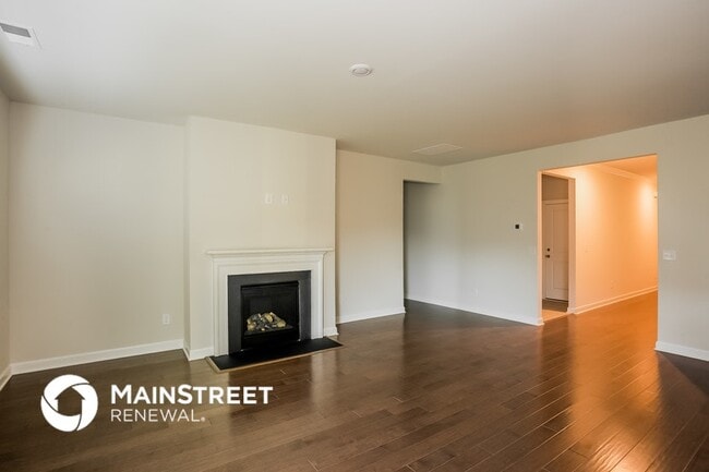 Photo - 4015 Honey Locust Dr