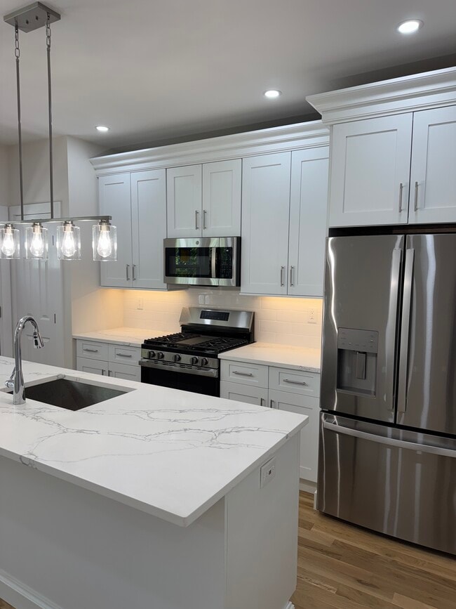 Photo - 231 Sixth Ave Unit 1