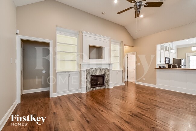 Photo - 8682 Valmont Cir