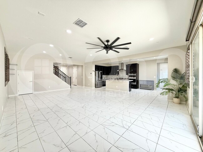 Building Photo - 251 E Wisteria Dr Rental