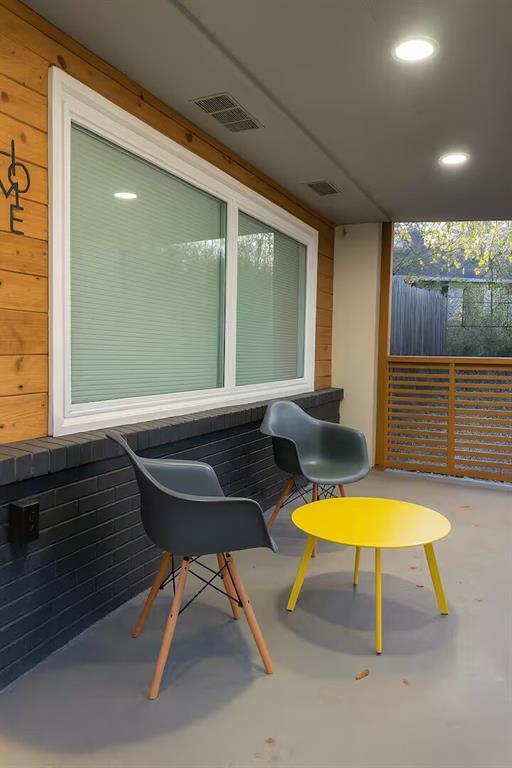 Photo - 500 Denham St