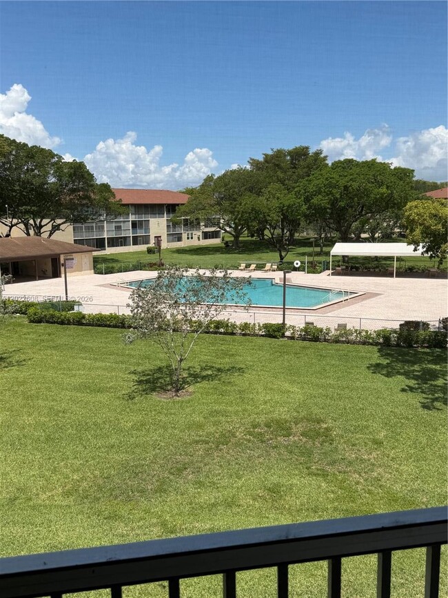 Building Photo - 200 SW 132nd Way Unit 309L