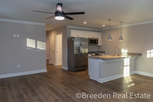 Photo - 804 5th Ave SW