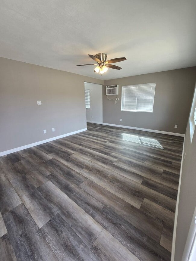 Photo - 16109 Spruce St Unit #B