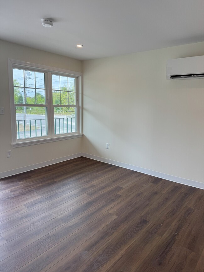 162 Narragansett St