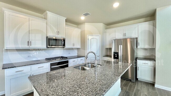 Photo - 2721 Green River Rd