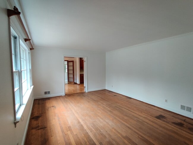 Photo - 3 bedroom home , detached garage, multiple living areas