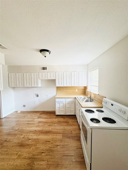 Photo - 3114 Healey Dr