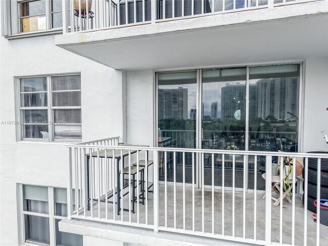 Photo - 2851 NE 183rd St Unit 809E