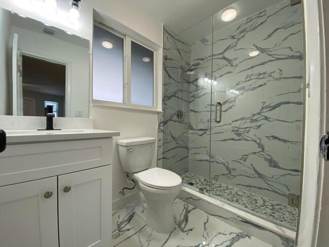 Photo - 338 Walton Blvd