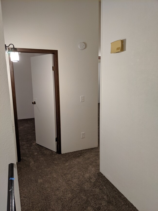 Building Photo - 2115 Pleasanton St Rental