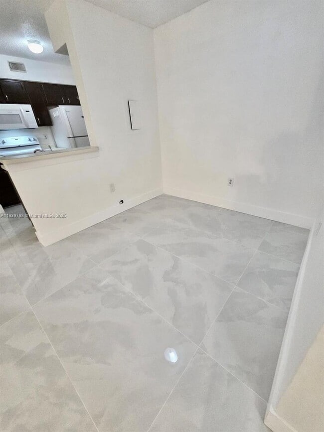 Photo - 2820 N Oakland Forest Dr Unit 110
