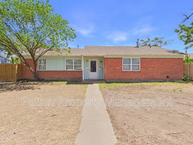 Building Photo - 2807 Duncan Dr Unit A