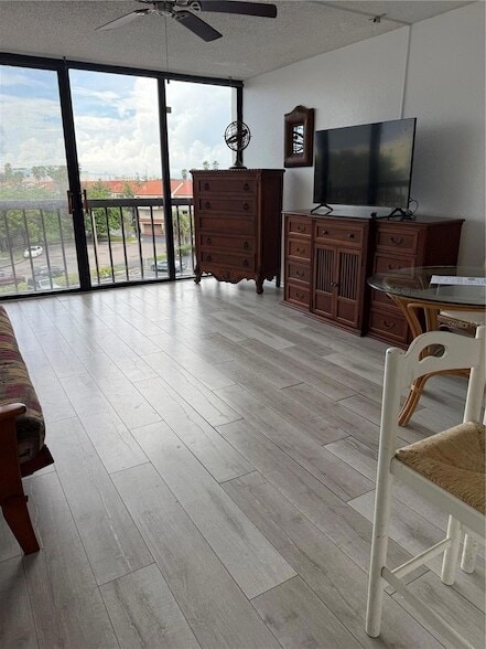 Photo - 255 Dolphin Point Unidad 404