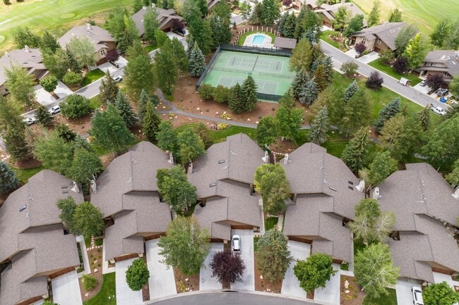 2776 Estates Dr