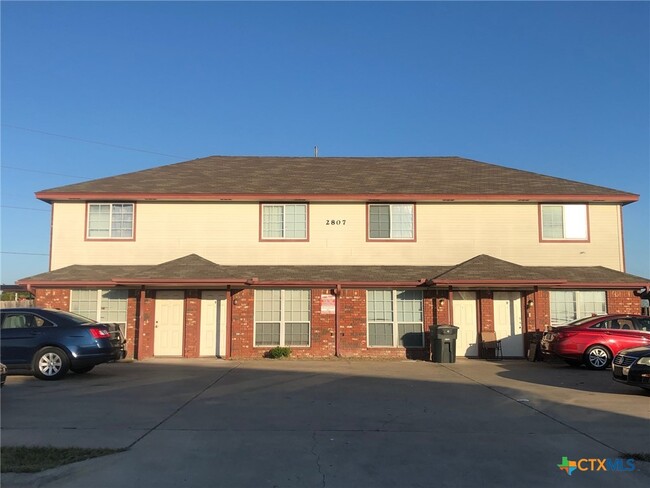 Building Photo - 2807 Vernice Loop Unit A Rental