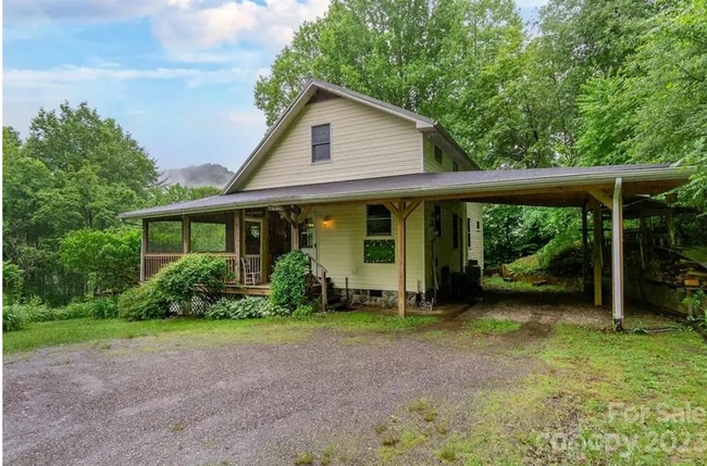 Photo - Woderfully Furnished Mountain Home